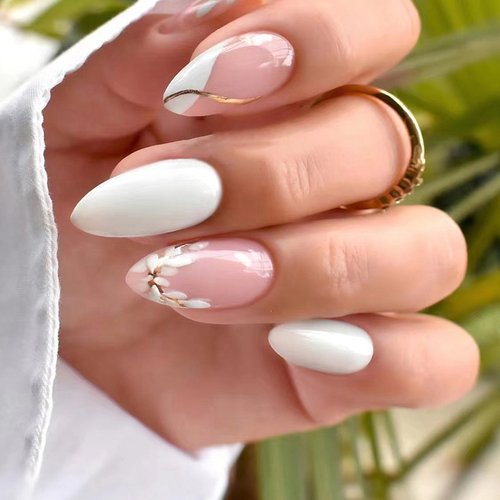 š
Press-On Nails Kit with glue, gel stickers & reusable tips āØ
