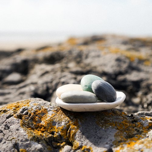 4 Pebble Soaps with Porcelain Dish Set - Image 3