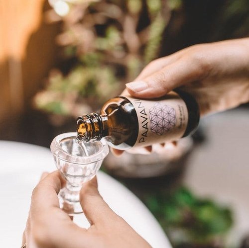 Ayurvedic Eye Wash Ritual πΉπ§ β Soothes, hydrates & refreshes tired eyes πβ¨ with rose & lavender, includes cup π₯ & travel pouch π for daily care. - Image 2