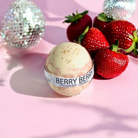Berry Strawberry Bath Bomb 🍓 8oz, fizzy & fresh!