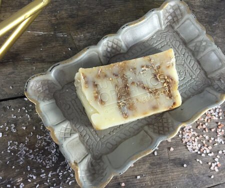 🍯 Oat & Honey Soap – Soothing, Moisturizing & Gentle 🧼🌾